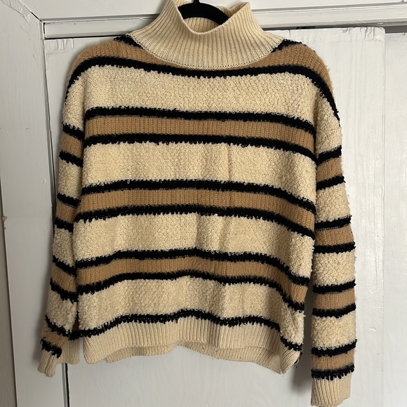 Nanamacs Sweater - Picture 3 of 3